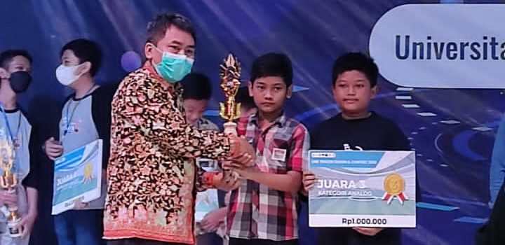 Juara 3 Robotik di Universitas Megeri Malang