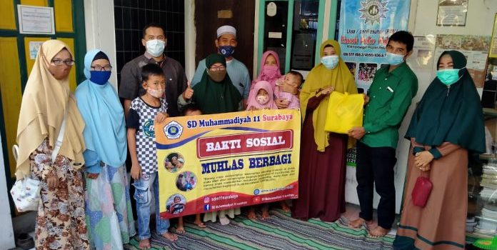 Ringankan Beban, SD Muhammadiyah 11 Surabaya Bagikan Paket Sembako ke 4 Panti Asuhan