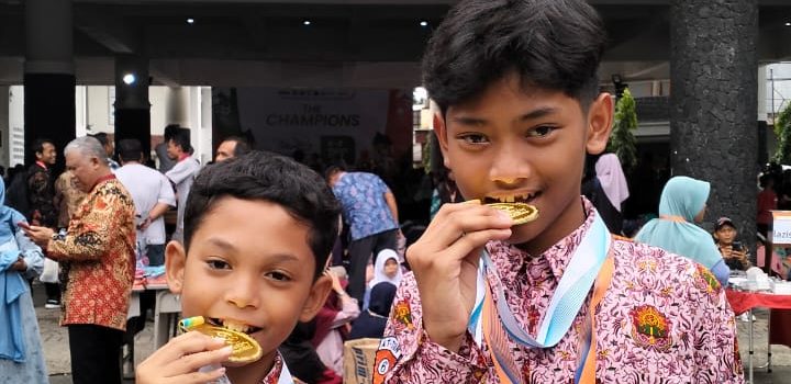 Tim Robotika SD Muhlas Rebut Dua Medali Emas Olympicad di Bandung
